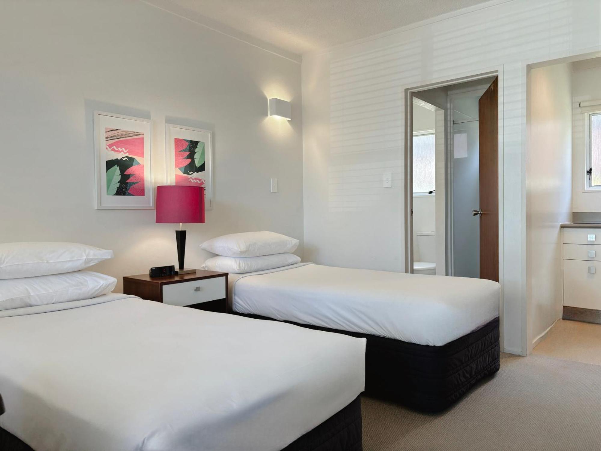 Mt Albert Motor Lodge Оукланд Екстериор снимка
