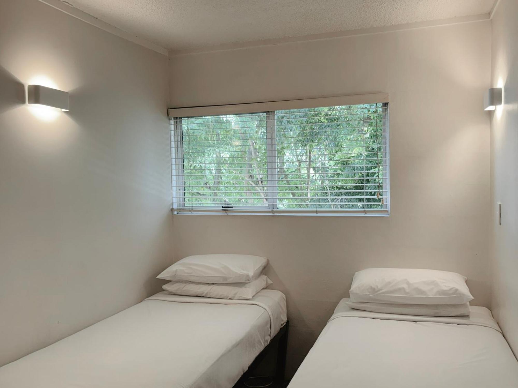 Mt Albert Motor Lodge Оукланд Екстериор снимка