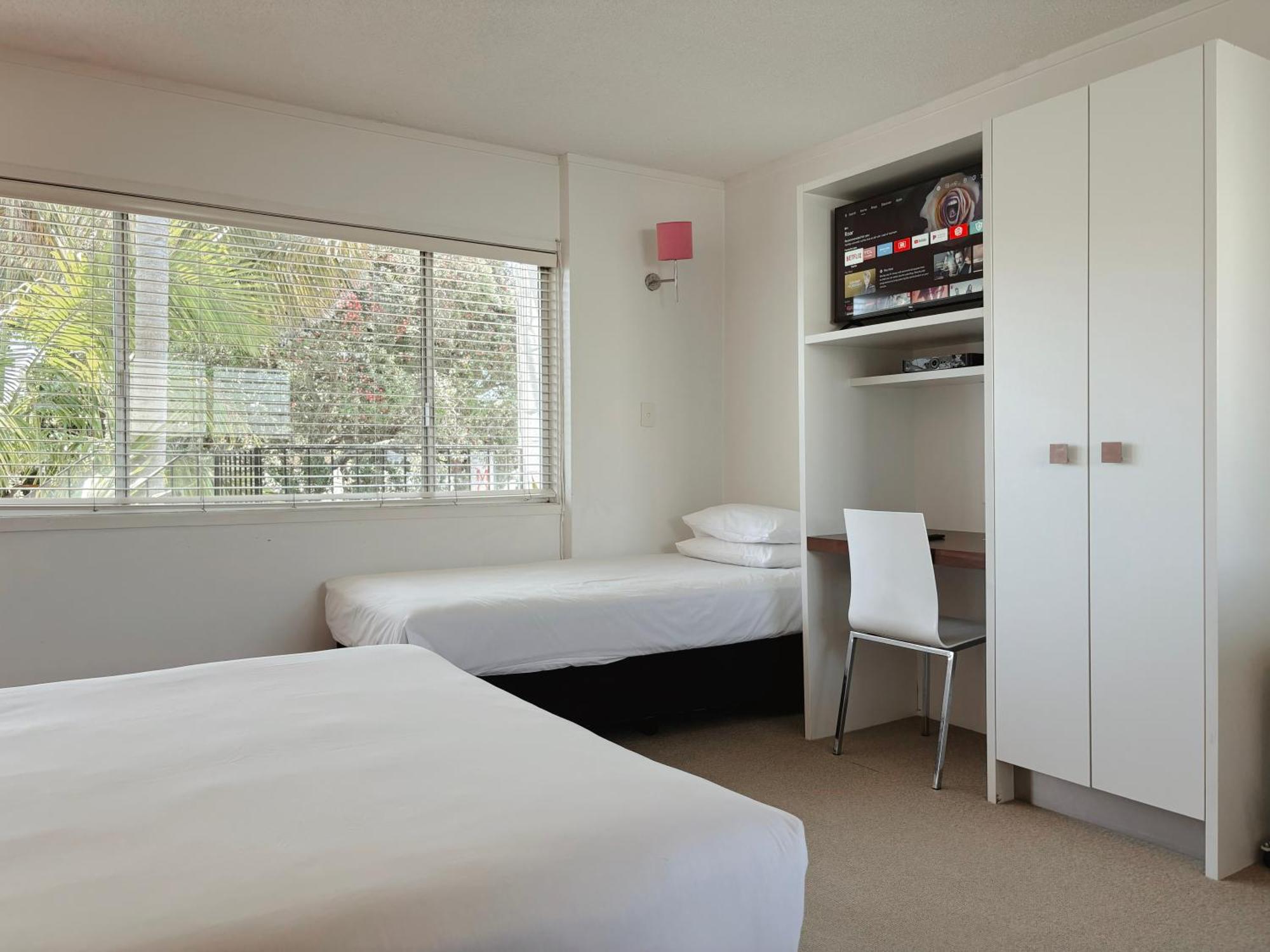 Mt Albert Motor Lodge Оукланд Екстериор снимка