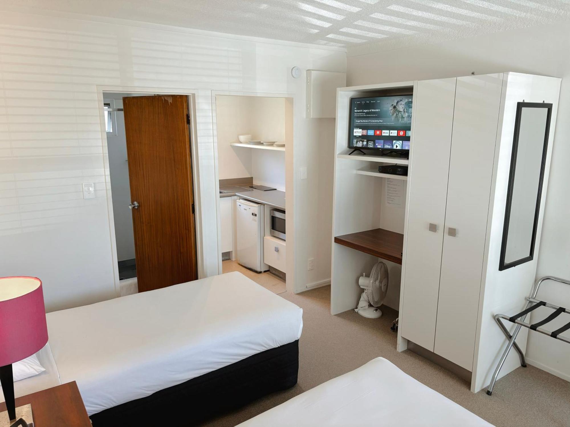 Mt Albert Motor Lodge Оукланд Екстериор снимка